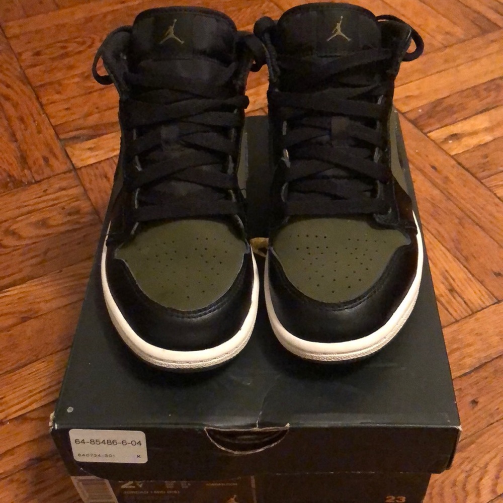 Nike Jordan 1 Mid (PS) Boys. Original Box